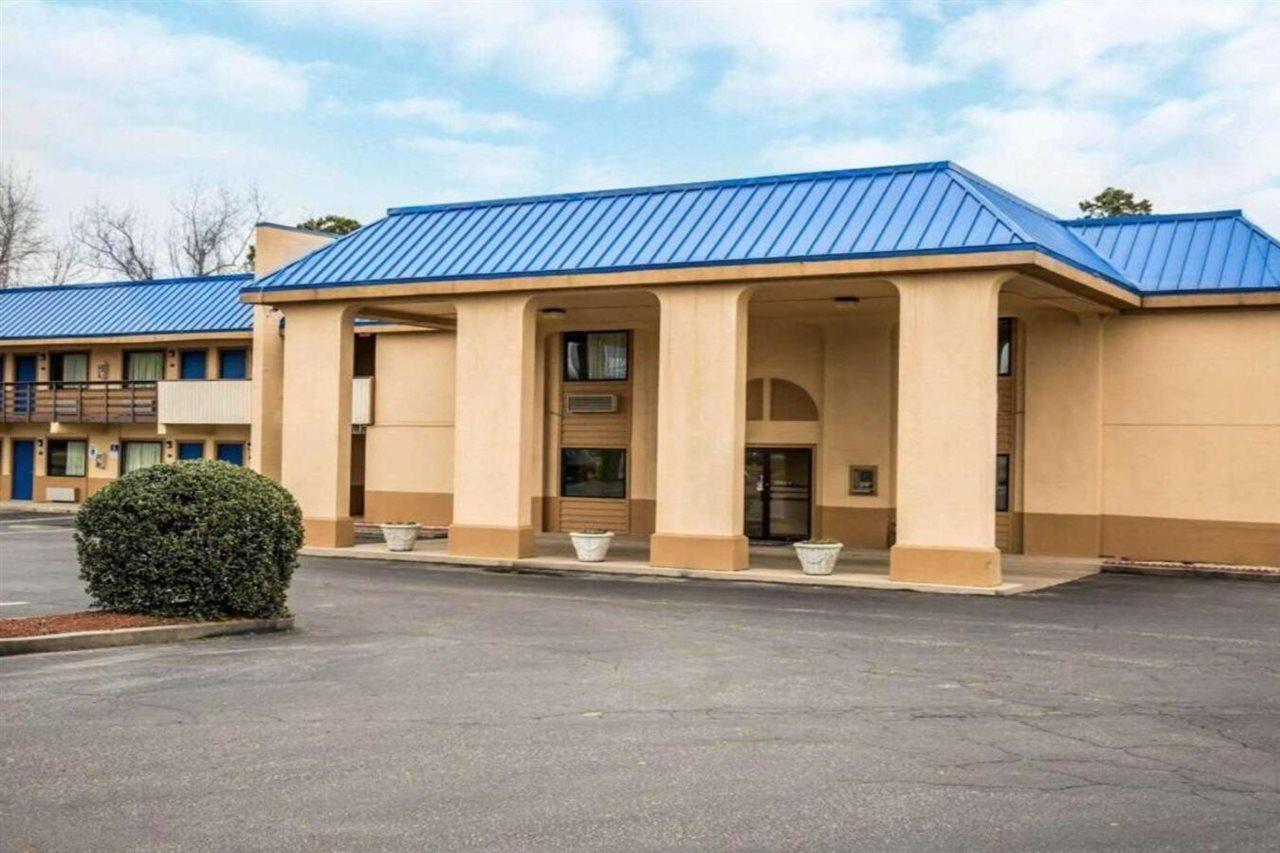 Rodeway Inn & Suites Plymouth Hwy 64 Eksteriør bilde