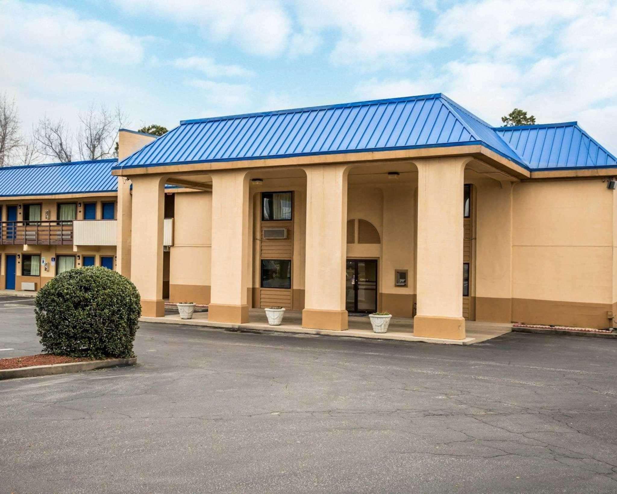 Rodeway Inn & Suites Plymouth Hwy 64 Eksteriør bilde