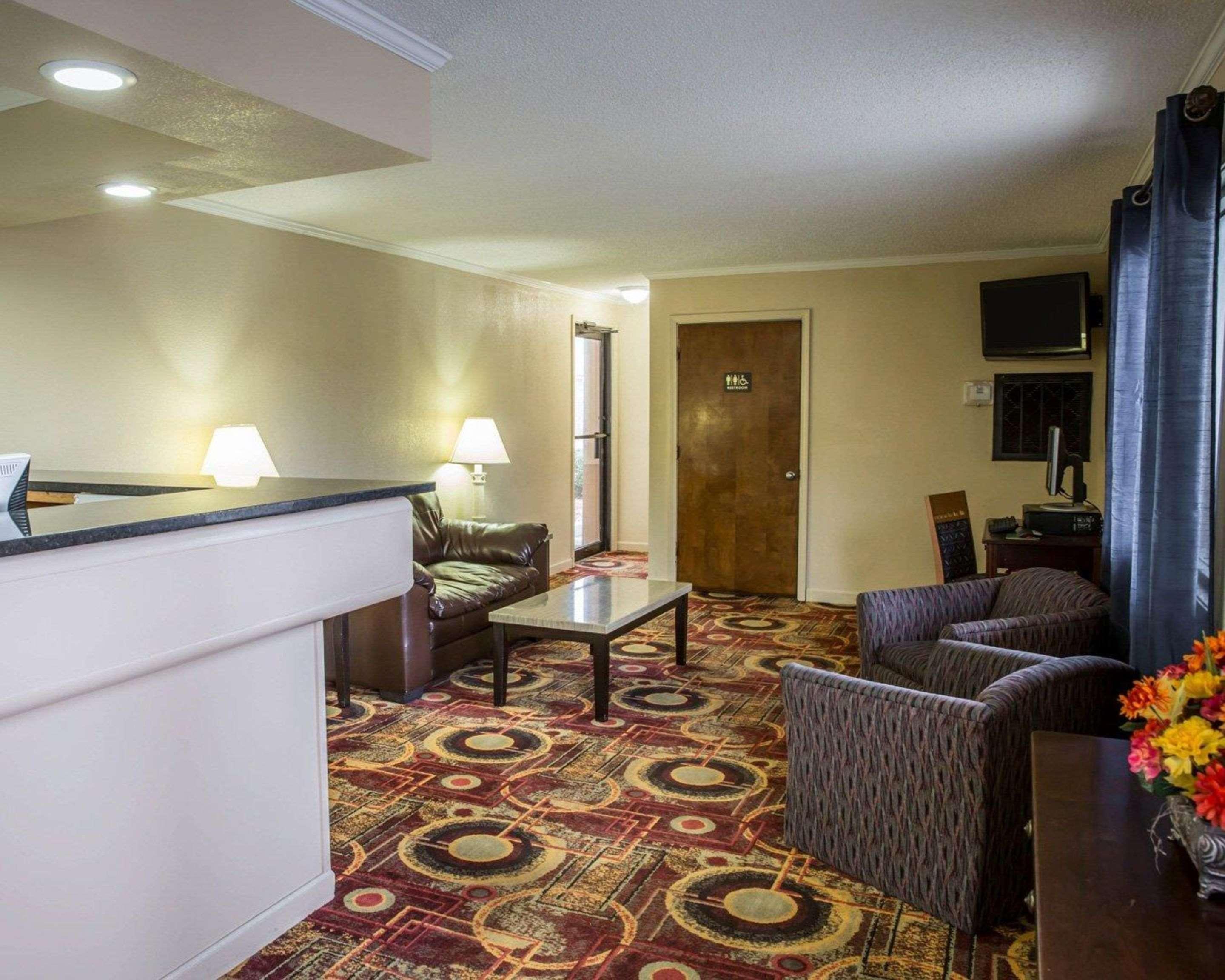 Rodeway Inn & Suites Plymouth Hwy 64 Eksteriør bilde
