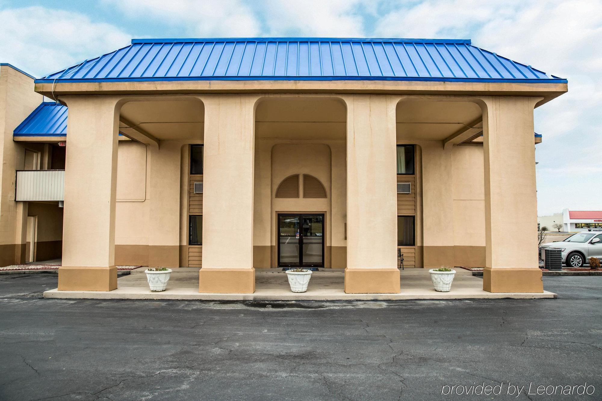 Rodeway Inn & Suites Plymouth Hwy 64 Eksteriør bilde